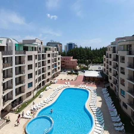 Apartamento ★studio With Kitchen Wifi Balcony Pool View ★mt★ *